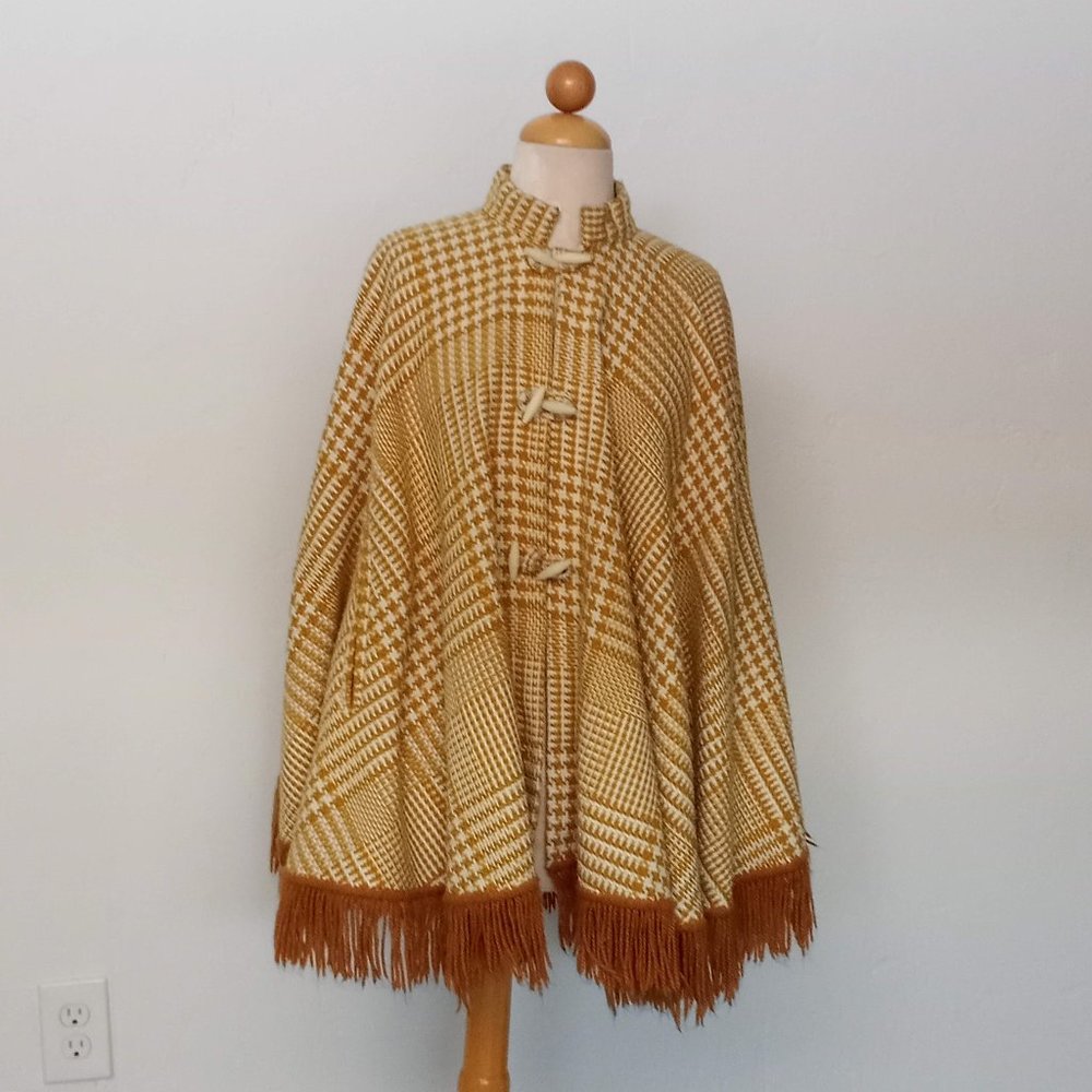 Mardel Vintage 60s Wool Pancho Cape Mustard/White Great Condition